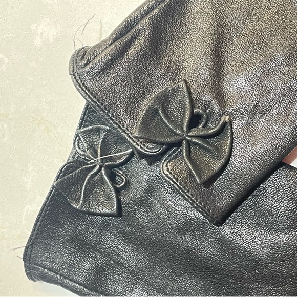 LEATHER BLACK GLOVES WITH BOW ONE SIZE SOFT LEATHER - Picture 11 of 13